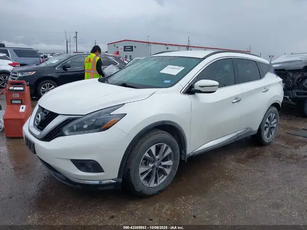 5N1AZ2MG7HN185543 2017 NISSAN MURANO - Image 2