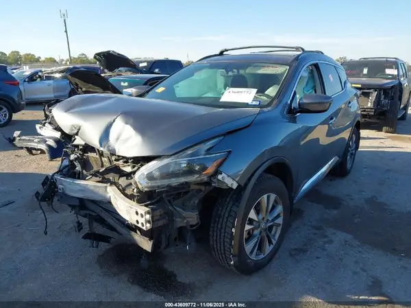5N1AZ2MG8JN162729 2018 NISSAN MURANO - Image 2