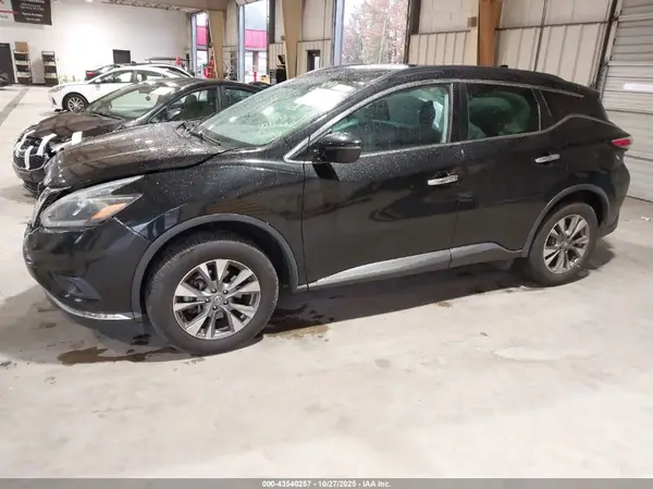 5N1AZ2MGXJN132017 2018 NISSAN MURANO - Image 2