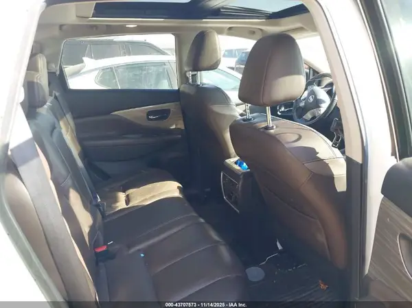 5N1AZ2MH3HN131133 2017 NISSAN MURANO - Image 8
