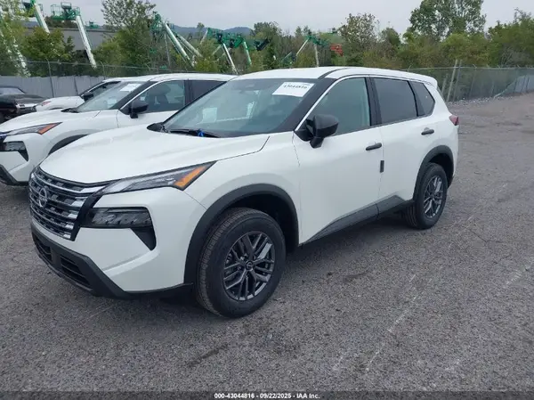 5N1BT3AA1TC693569 2026 NISSAN ROGUE - Image 2