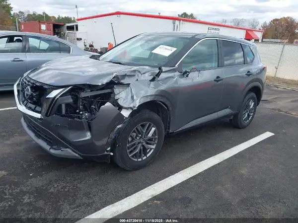 5N1BT3AA2PC893608 2023 NISSAN ROGUE - Image 2