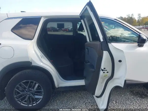 5N1BT3AA2PC941060 2023 NISSAN ROGUE - Image 8