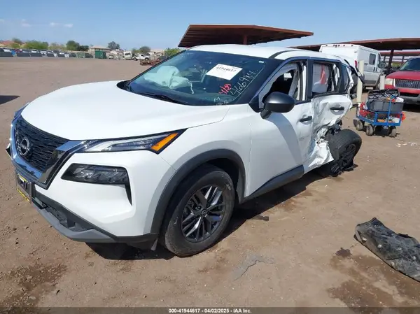 5N1BT3AA4PC889365 2023 NISSAN ROGUE - Image 2