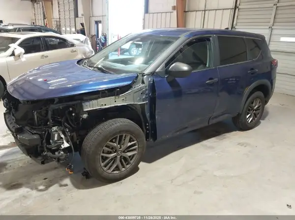 5N1BT3AA7PC795593 2023 NISSAN ROGUE - Image 2