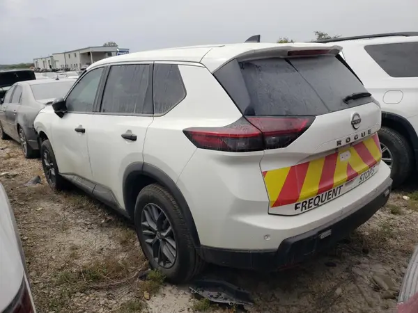 5N1BT3AA7RC693424 2024 NISSAN ROGUE - Image 2