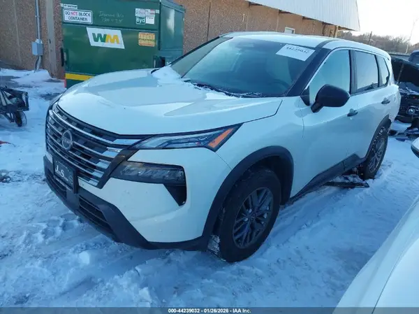 5N1BT3AA8RC702955 2024 NISSAN ROGUE - Image 2