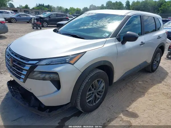 5N1BT3AA8RC711137 2024 NISSAN ROGUE - Image 2