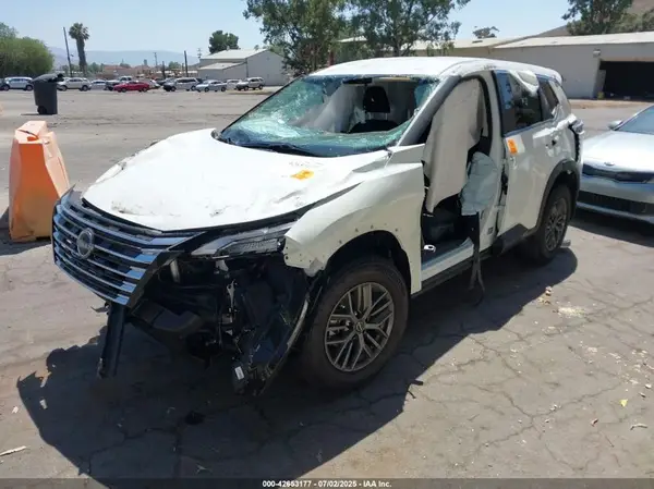 5N1BT3AA9SC837013 2025 NISSAN ROGUE - Image 2