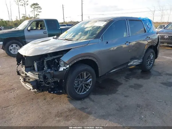 5N1BT3AA9SC843331 2025 NISSAN ROGUE - Image 2