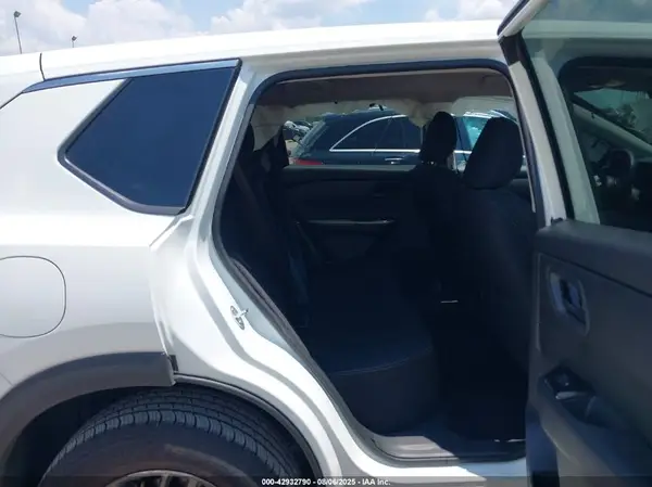 5N1BT3AB2RC686289 2024 NISSAN ROGUE - Image 8