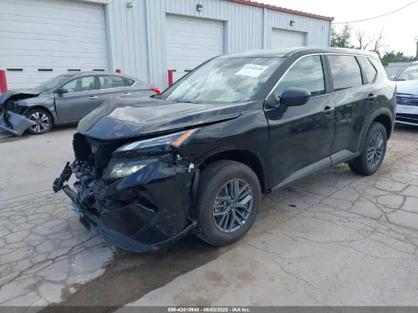 5N1BT3AB2SC833281 2025 NISSAN ROGUE - Image 2