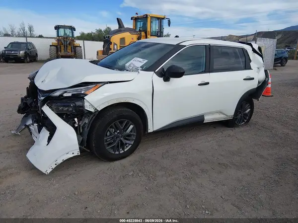 5N1BT3AB3RC697656 2024 NISSAN ROGUE - Image 2