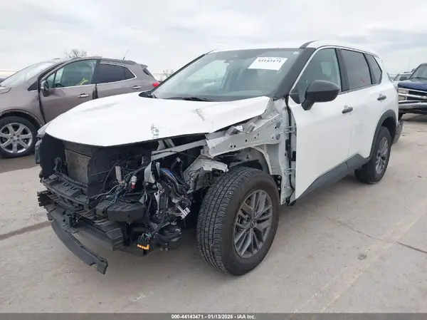 5N1BT3AB3RC700135 2024 NISSAN ROGUE - Image 2