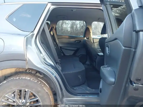 5N1BT3AB4RC747075 2024 NISSAN ROGUE - Image 8