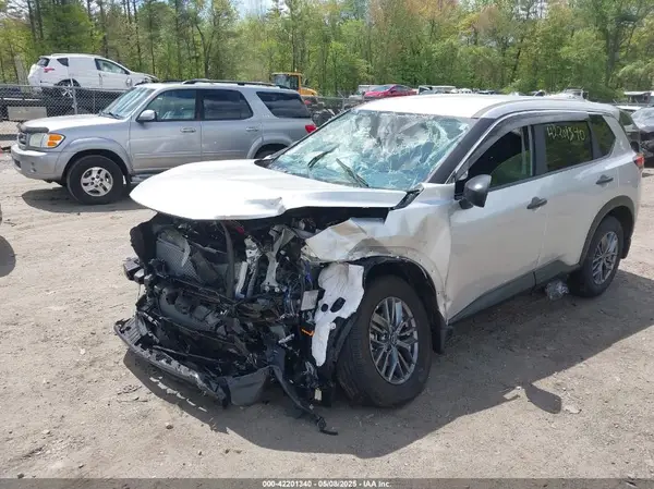 5N1BT3AB4RC752034 2024 NISSAN ROGUE - Image 2