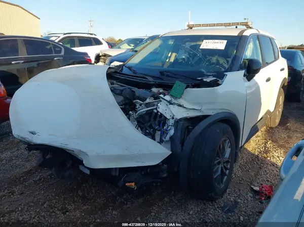 5N1BT3AB5NC709896 2022 NISSAN ROGUE - Image 2