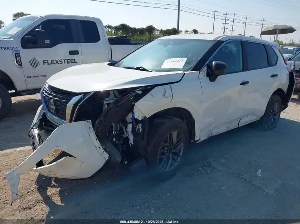 5N1BT3AB7PC777765 2023 NISSAN ROGUE - Image 2