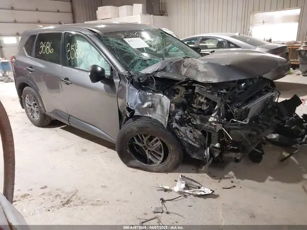 5N1BT3AB8NC724554 2022 NISSAN ROGUE - Image 1