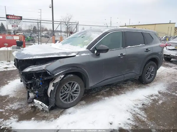 5N1BT3AB8PC827914 2023 NISSAN ROGUE - Image 2