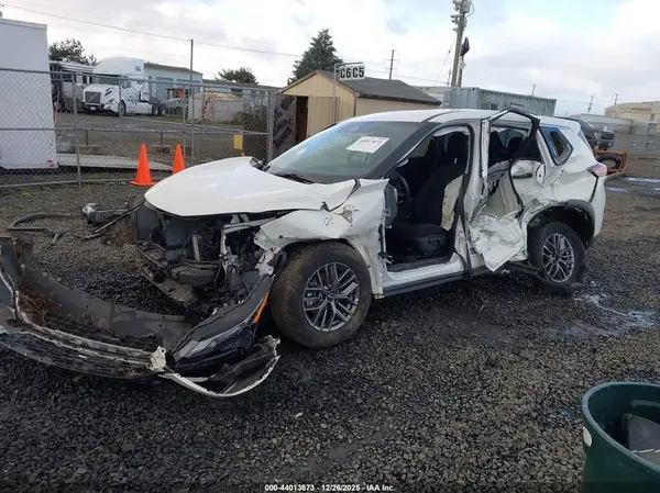 5N1BT3AB9RC696902 2024 NISSAN ROGUE - Image 2