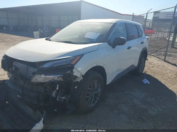 5N1BT3ABXPC801878 2023 NISSAN ROGUE - Image 2