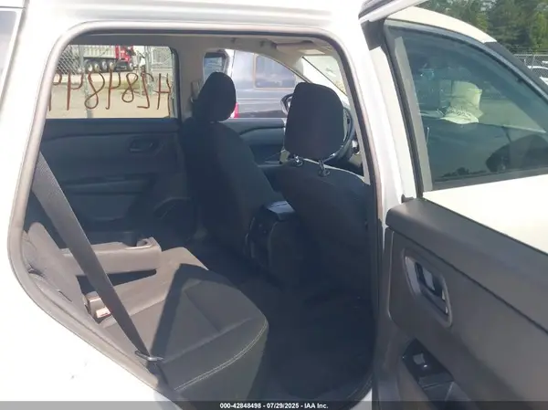 5N1BT3ABXRC673502 2024 NISSAN ROGUE - Image 8