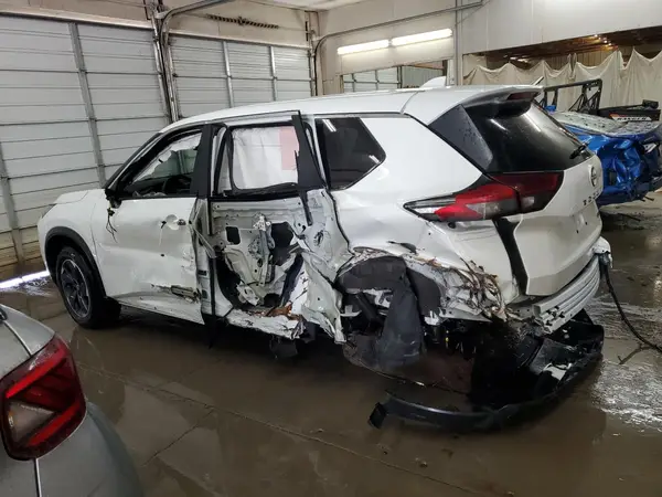 5N1BT3BA0RC701586 2024 NISSAN ROGUE - Image 2