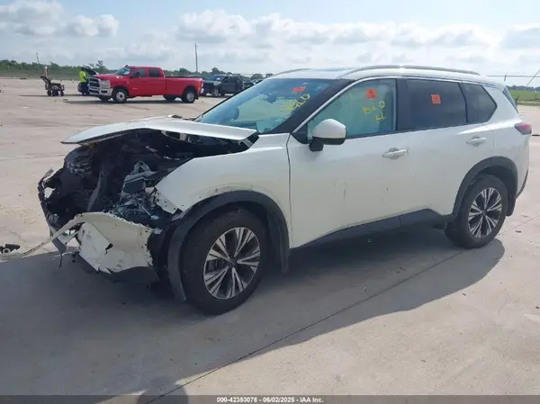 5N1BT3BA1PC852840 2023 NISSAN ROGUE - Image 2