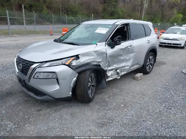 5N1BT3BA2NC681562 2022 NISSAN ROGUE - Image 2