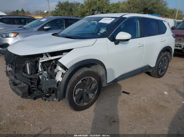 5N1BT3BA2RC672544 2024 NISSAN ROGUE - Image 2