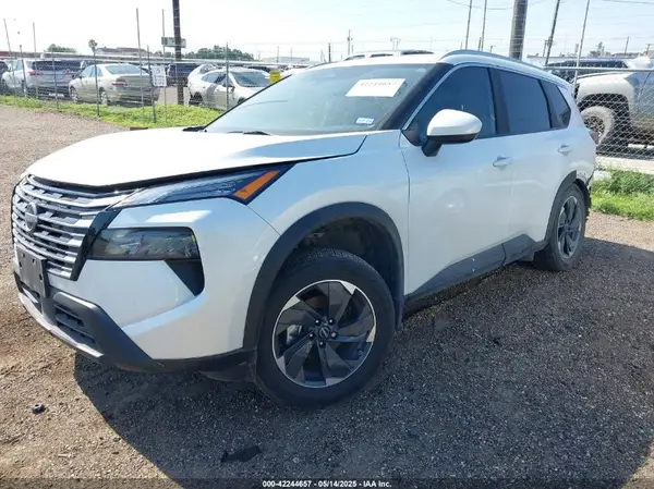5N1BT3BA2RC754709 2024 NISSAN ROGUE - Image 2