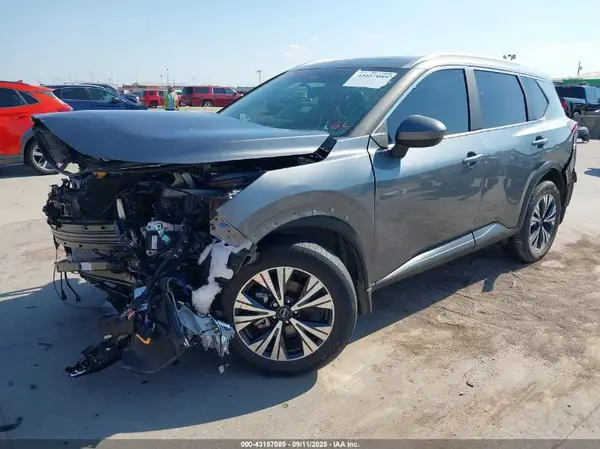 5N1BT3BA3PC770642 2023 NISSAN ROGUE - Image 2
