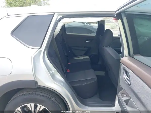 5N1BT3BA3PC945780 2023 NISSAN ROGUE - Image 8
