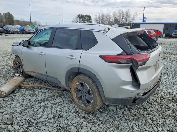 5N1BT3BA3RC692429 2024 NISSAN ROGUE - Image 2