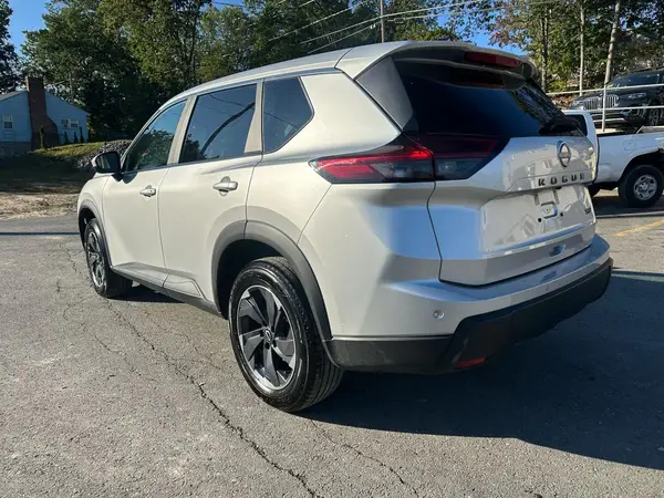 5N1BT3BA3RC696805 2024 NISSAN ROGUE - Image 2