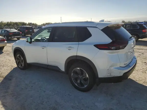 5N1BT3BA3RC709763 2024 NISSAN ROGUE - Image 2
