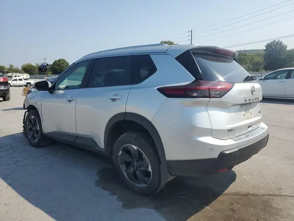 5N1BT3BA3RC733688 2024 NISSAN ROGUE - Image 2