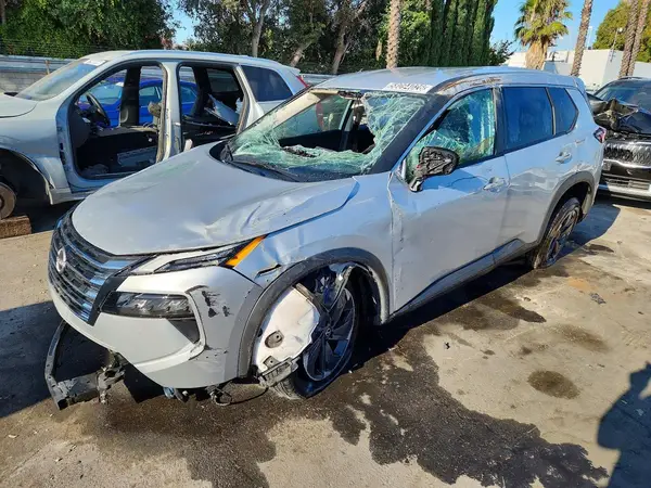 5N1BT3BA3SC825566 2025 NISSAN ROGUE - Image 1