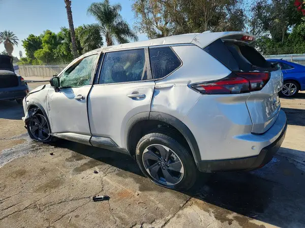 5N1BT3BA3SC825566 2025 NISSAN ROGUE - Image 2