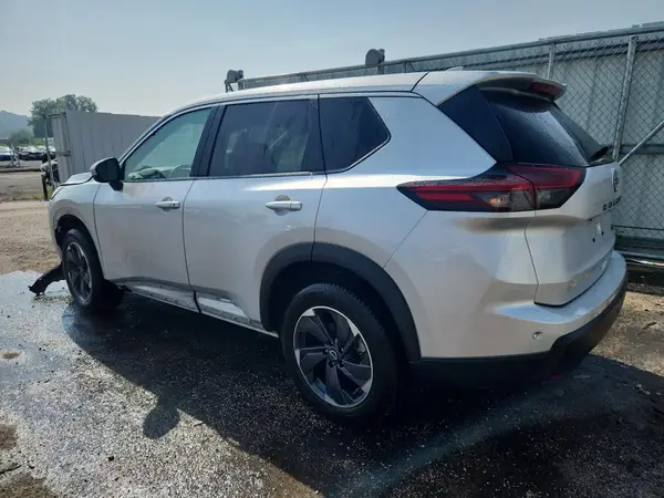 5N1BT3BA4RC677552 2024 NISSAN ROGUE - Image 2