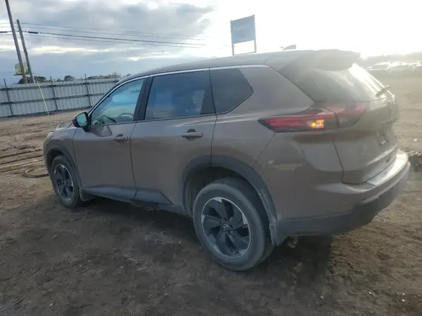 5N1BT3BA4RC756722 2024 NISSAN ROGUE - Image 2