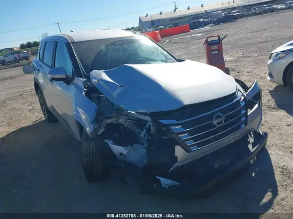5N1BT3BA4SC768813 2025 NISSAN ROGUE - Image 1