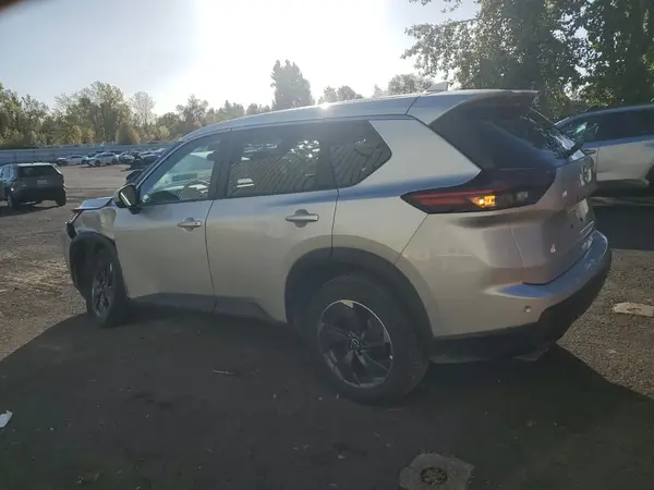 5N1BT3BA4SC806833 2025 NISSAN ROGUE - Image 2