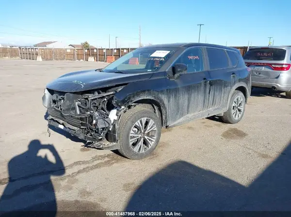 5N1BT3BA5PC932139 2023 NISSAN ROGUE - Image 2