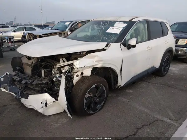 5N1BT3BA5RC672568 2024 NISSAN ROGUE - Image 2