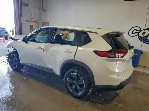 5N1BT3BA5RC677057 2024 NISSAN ROGUE - Image 2
