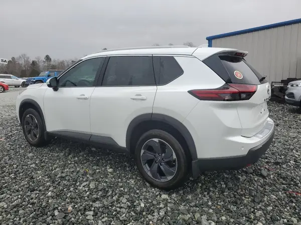 5N1BT3BA5RC733238 2024 NISSAN ROGUE - Image 2