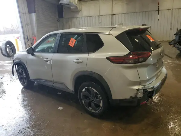 5N1BT3BA7RC696631 2024 NISSAN ROGUE - Image 2