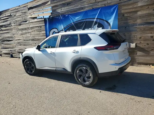 5N1BT3BA7RC708311 2024 NISSAN ROGUE - Image 2